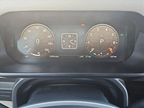 Used 2023 Land Rover Defender 130 X-Dynamic SE image 11