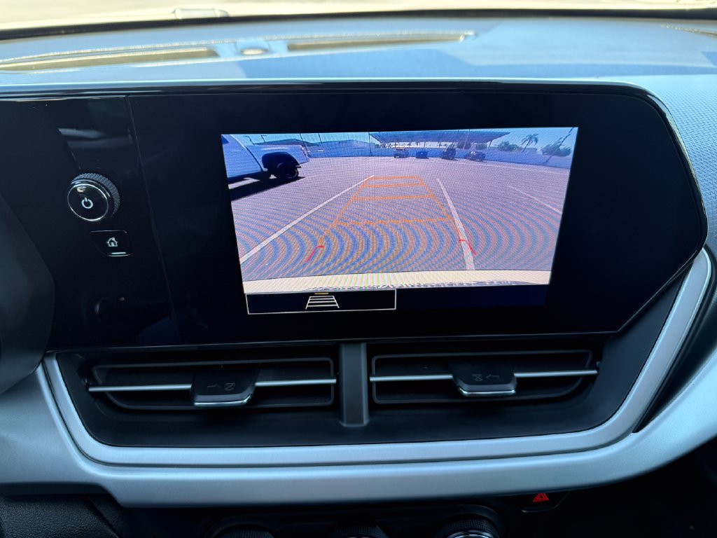 Used 2025 Chevrolet Trax LS FWD image 25