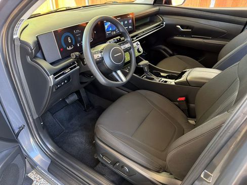 Used 2025 Hyundai Tucson SEL image 2