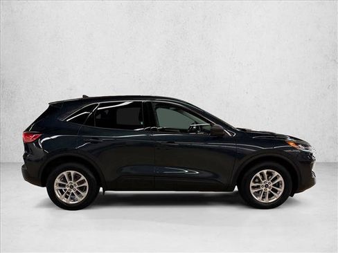 Used 2022 Ford Escape SE w/ Convenience Package FWD image 4