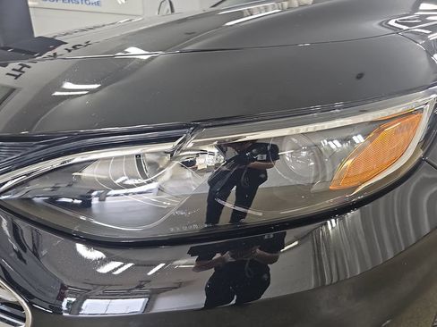 Used 2022 Chevrolet Malibu LT FWD image 36