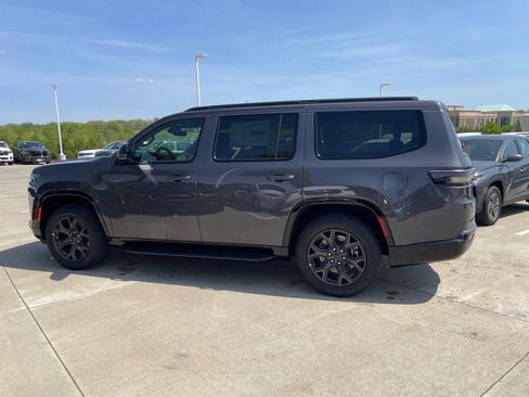 New 2026 Jeep Grand Wagoneer Limited AWD/4WD image 1