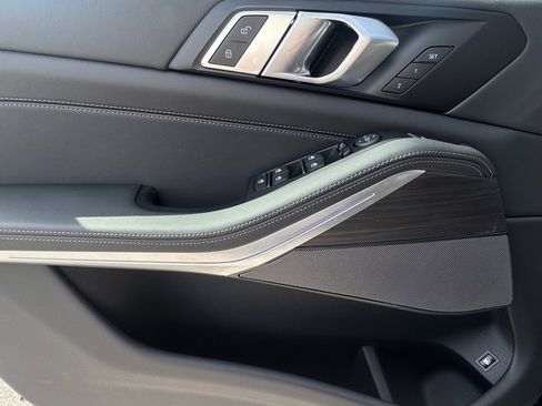 Used 2026 BMW X5 xDrive50e w/ Premium Package image 15