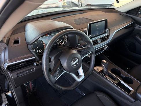 Certified 2025 Nissan Altima 2.5 SV FWD image 17