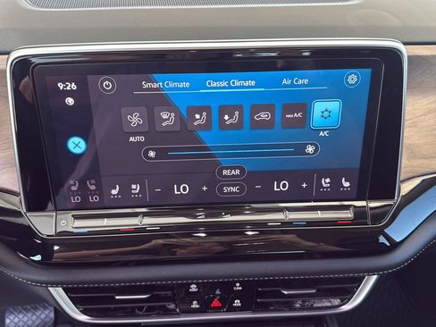 Used 2024 Volkswagen Atlas SE FWD image 4
