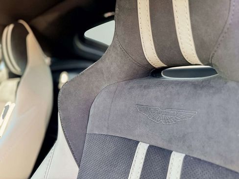 Used 2023 Aston Martin V8 Vantage Coupe image 16