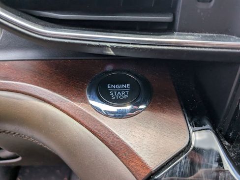 Used 2024 Ford Explorer King Ranch w/ Technology Package RWD image 26
