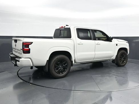Used 2026 Nissan Frontier SV w/ SV Convenience Package AWD/4WD image 2