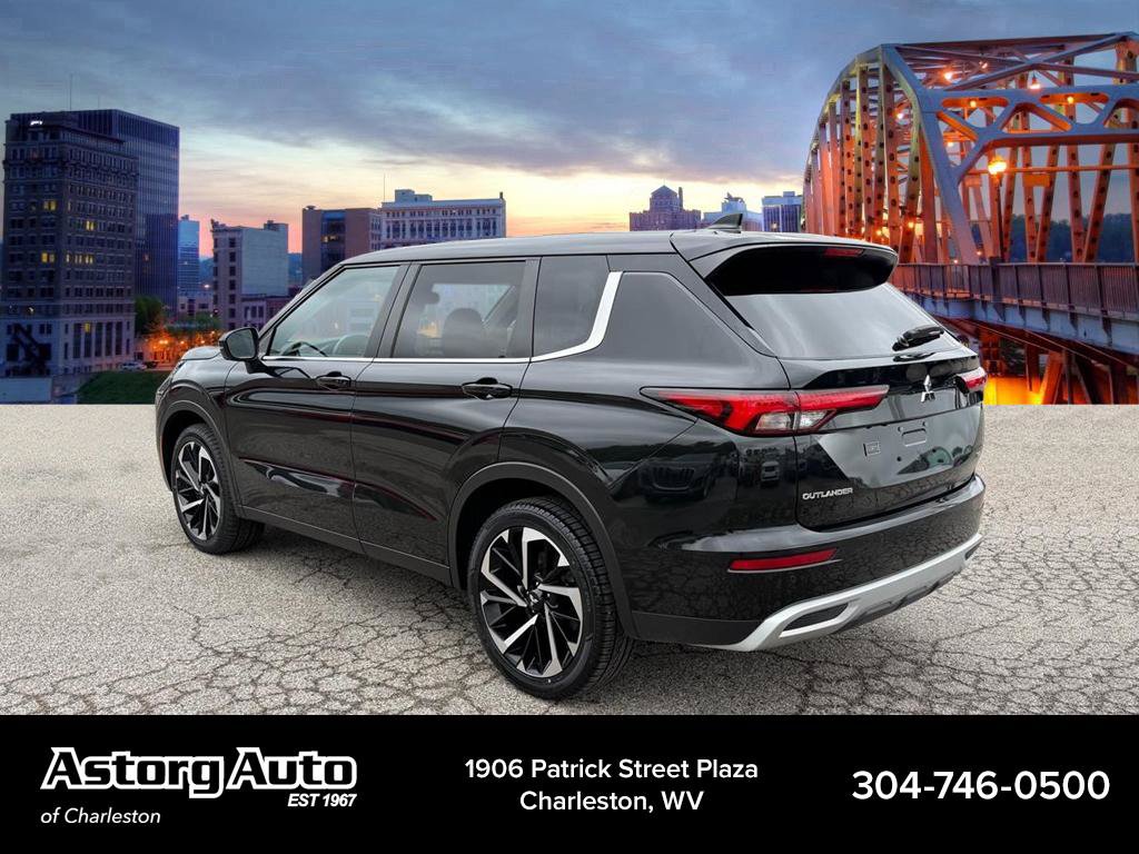 Used 2024 Mitsubishi Outlander SE AWD/4WD image 5