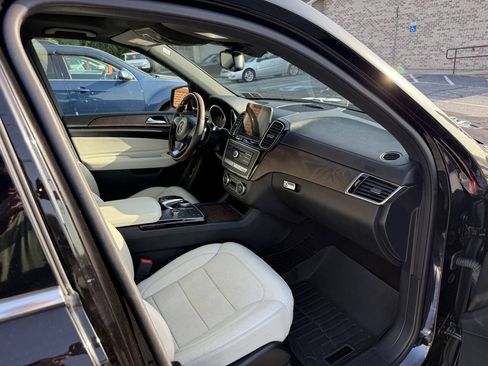 Used 2017 Mercedes-Benz GLS 450 4MATIC image 21