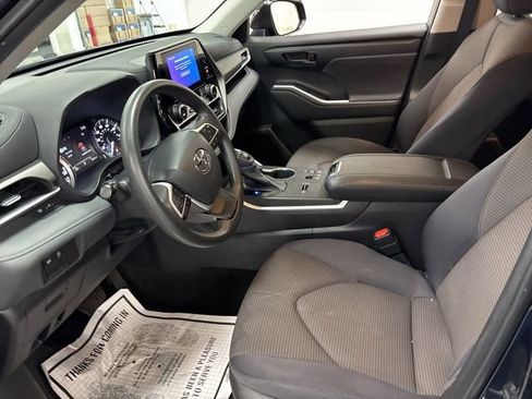 Used 2023 Toyota Highlander L image 14