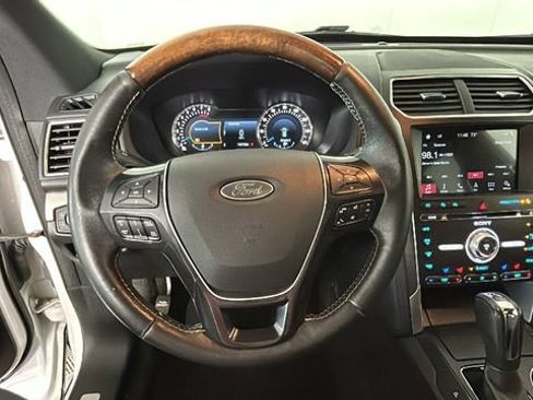 Used 2017 Ford Explorer Platinum AWD/4WD image 14