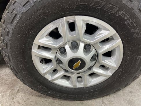 Used 2022 Chevrolet Silverado 2500 LT AWD/4WD image 45