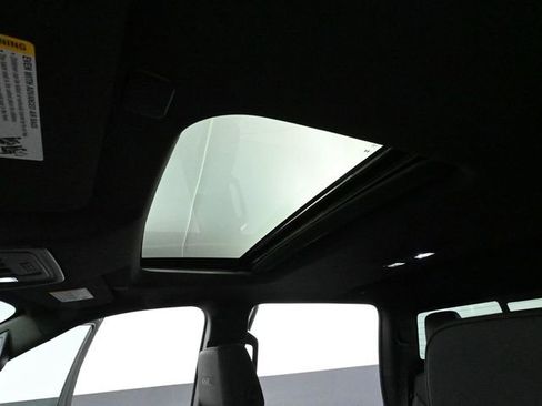 Used 2025 GMC Sierra 1500 AT4 w/ AT4 Premium Package image 32