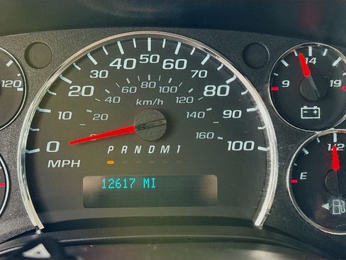 Used 2025 GMC Savana 2500 w/ Driver Convenience Package RWD image 12