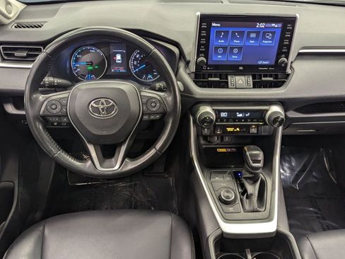 Used 2022 Toyota RAV4 XLE Premium image 25
