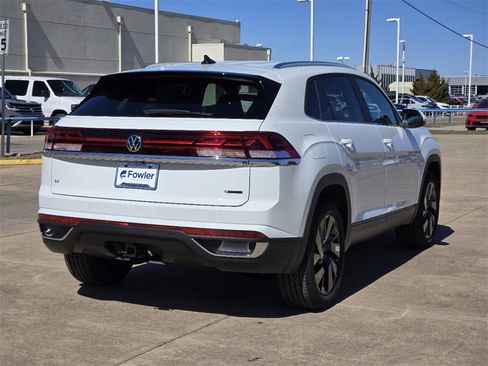 New 2025 Volkswagen Atlas Cross Sport SE image 4