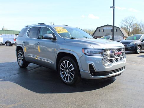 Used 2023 GMC Acadia Denali w/ Denali Ultimate Package image 3