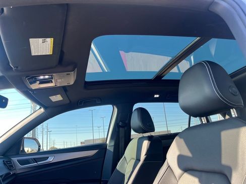 Used 2024 Volkswagen Atlas Cross Sport SE image 26