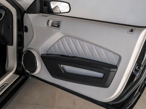 Used 2010 Ford Mustang GT image 35