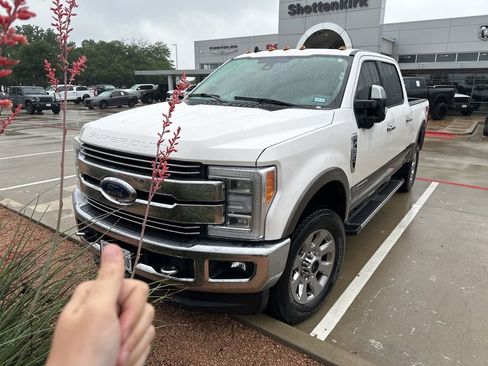 Used 2019 Ford F250 Lariat w/ Lariat Ultimate Package AWD/4WD image 3