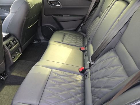 Used 2023 Nissan Rogue Platinum w/ Platinum Premium Package image 19