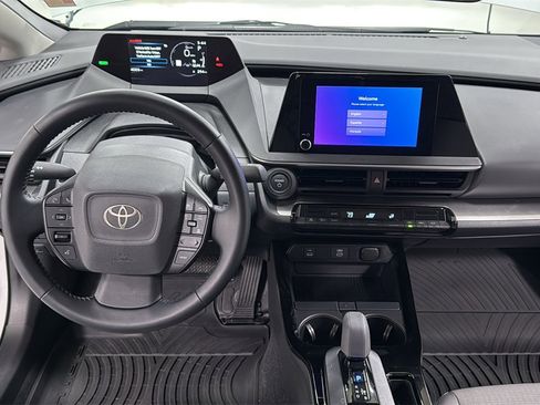 Certified 2025 Toyota Prius LE image 9