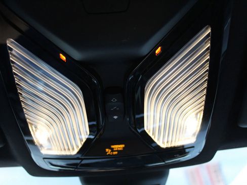 Used 2020 BMW 330i Sedan w/ Convenience Package RWD image 27