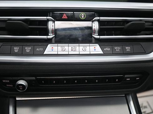 Used 2022 BMW 330i xDrive Sedan w/ Driving Assistance Package image 15