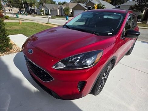 Used 2021 Ford Escape SE w/ SE Sport Appearance Package image 1