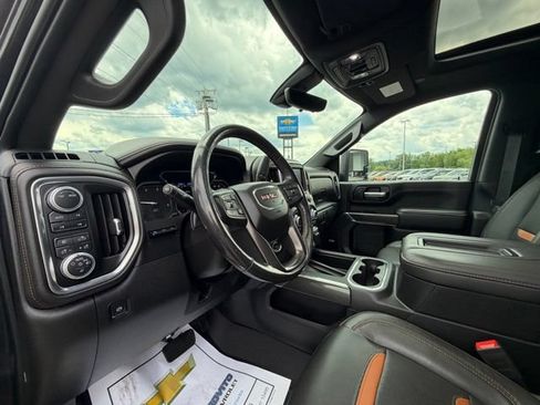 Used 2020 GMC Sierra 2500 AT4 w/ Technology Package AWD/4WD image 12