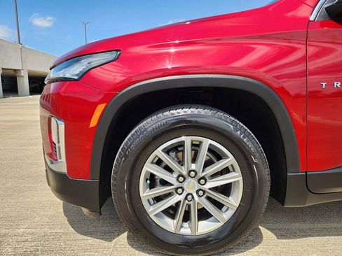Used 2023 Chevrolet Traverse LT FWD image 4