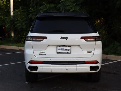 Used 2023 Jeep Grand Cherokee L Summit w/ High Altitude Package AWD/4WD image 8