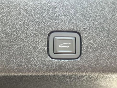 Certified 2025 Cadillac XT6 Premium Luxury w/ Platinum Package AWD/4WD image 11