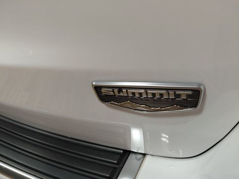 Certified 2020 Jeep Grand Cherokee Summit AWD/4WD image 31
