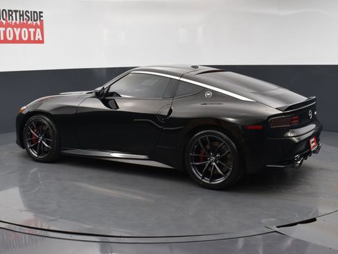 Used 2023 Nissan Z w/ Floor Mat Package (L93) RWD image 2