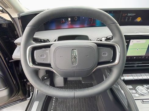 New 2026 Lincoln Nautilus Reserve w/ Jet Appearance Package AWD/4WD image 11