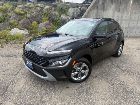 Used 2023 Hyundai Kona SEL w/ Cargo Package AWD/4WD image 2