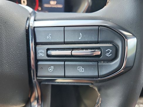 Certified 2024 GMC Canyon AT4 w/ AT4 Premium Package AWD/4WD image 25