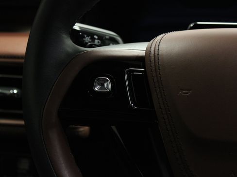 Used 2025 Lincoln Aviator Reserve w/ Illumination Package image 25