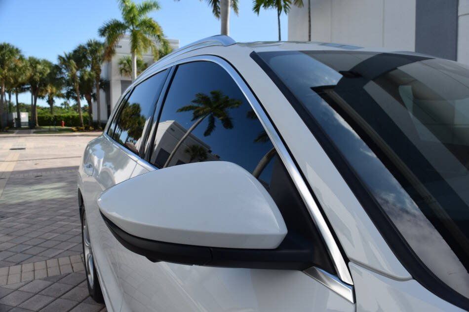 Used 2019 Audi e-tron Prestige w/ Prestige Package AWD/4WD image 27