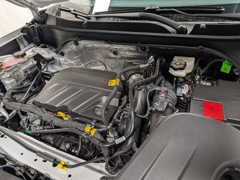 New 2026 Chevrolet Trax LT w/ LT Convenience Package FWD image 24