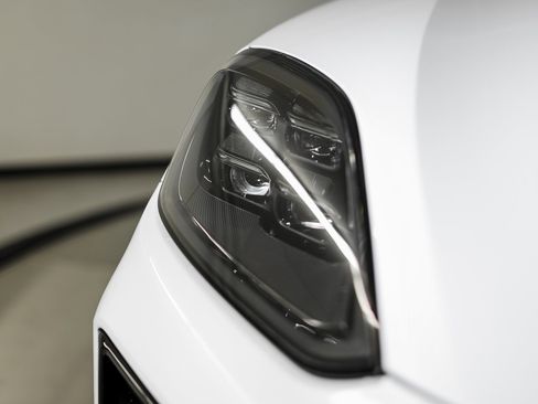 New 2026 Porsche Cayenne GTS image 13