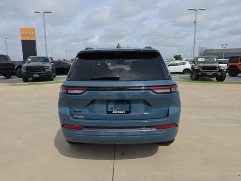 New 2026 Jeep Grand Cherokee Limited AWD/4WD image 4