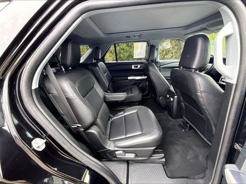 Used 2023 Ford Explorer XLT w/ Equipment Group 202A image 16