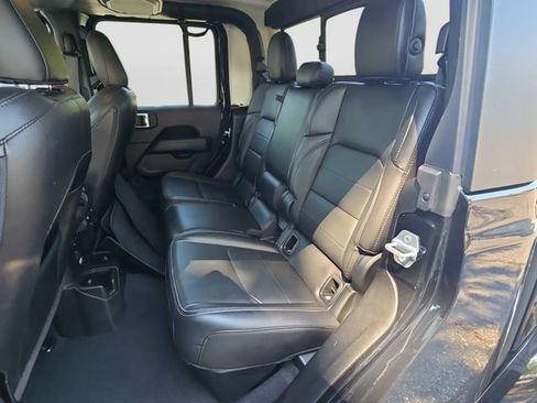Used 2021 Jeep Gladiator Overland w/ Popular Equipment Package AWD/4WD image 35