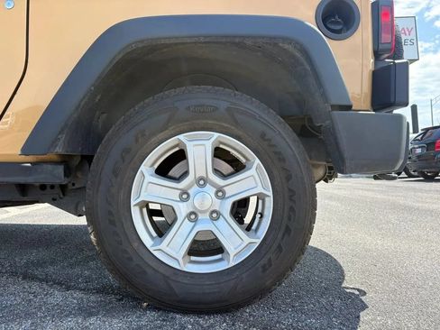 Used 2013 Jeep Wrangler Sport AWD/4WD image 20