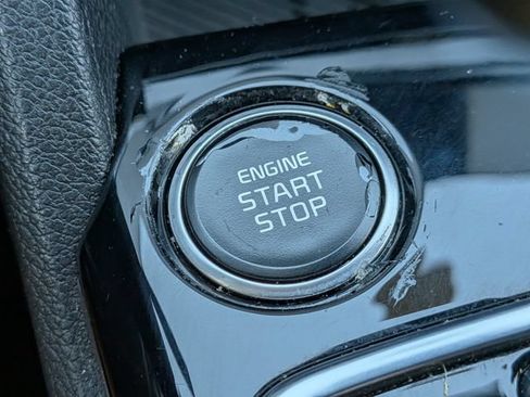Certified 2025 Kia Sportage EX FWD image 31