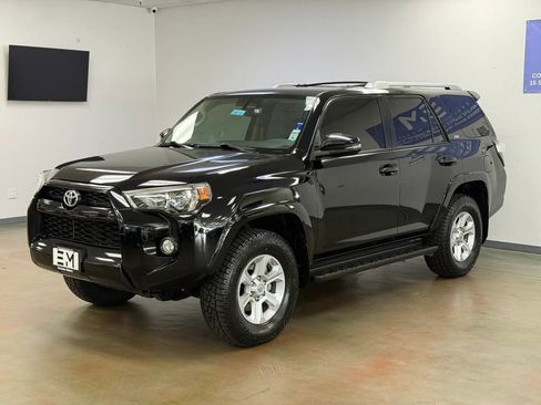 Used 2018 Toyota 4Runner SR5 Premium RWD image 2