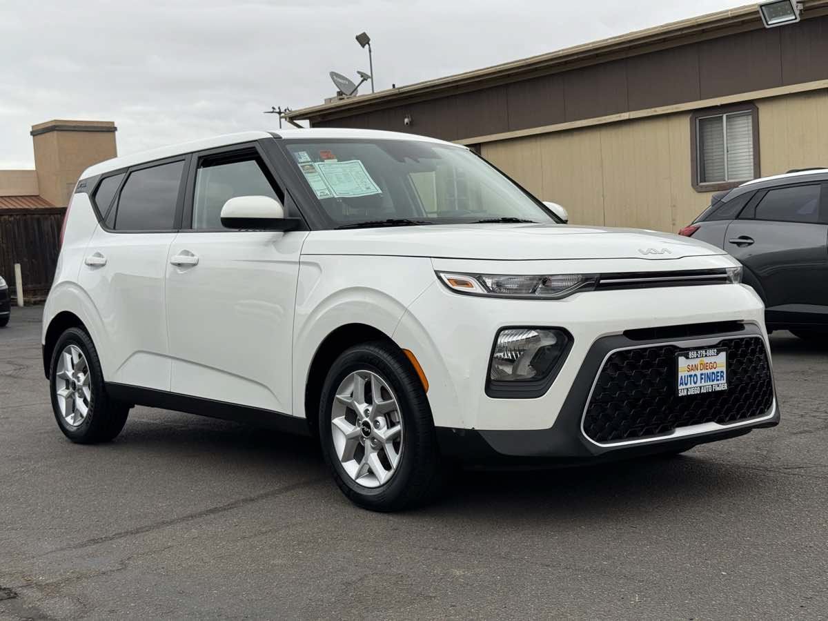 Used 2022 Kia Soul LX w/ Technology Package FWD image 5